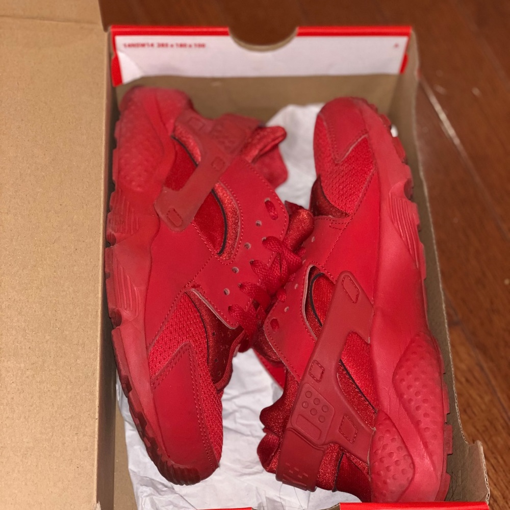 All red huraches